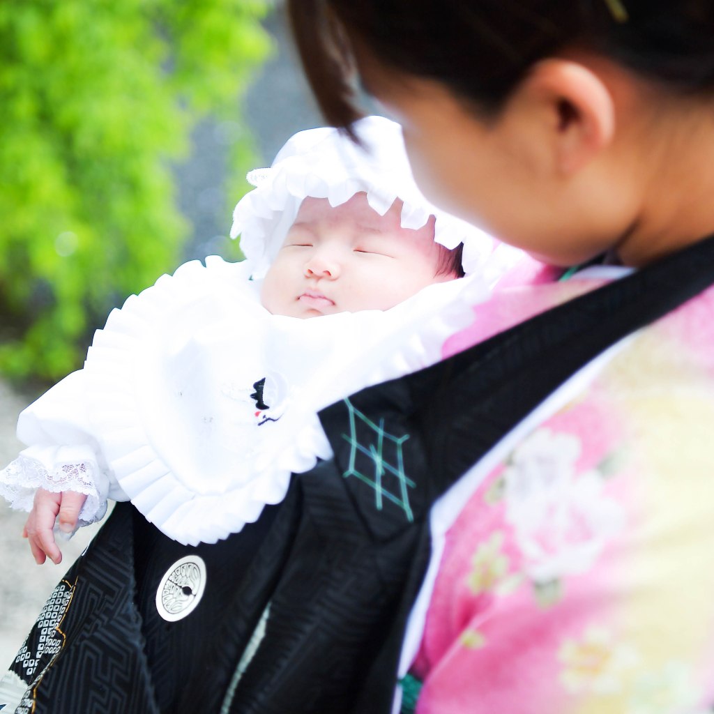 WAHAHA谷口写真事務所の鳥取でロケーション撮影する際に、家族の写真(お宮参り、七五三、マタニティ、バースディ、家族写真）をご案内するロケーション家族写真のジャンルの中の、神社などのお宮参り出張撮影をご案内してます