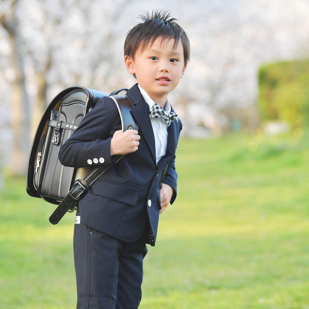 WAHAHA谷口写真事務所の鳥取でロケーション撮影する際に、家族の写真(お宮参り、七五三、マタニティ、バースディ、家族写真）をご案内するロケーション家族写真のジャンルの中の、入学や卒業の記念写真をご案内しております。