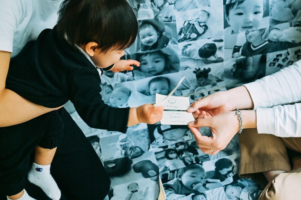 WAHAHA谷口写真事務所の鳥取でロケーション撮影する際に、家族の写真(お宮参り、七五三、マタニティ、バースディ、家族写真）をご案内するロケーション家族写真のジャンルの中の、神社などのお宮参り出張撮影をご案内してます